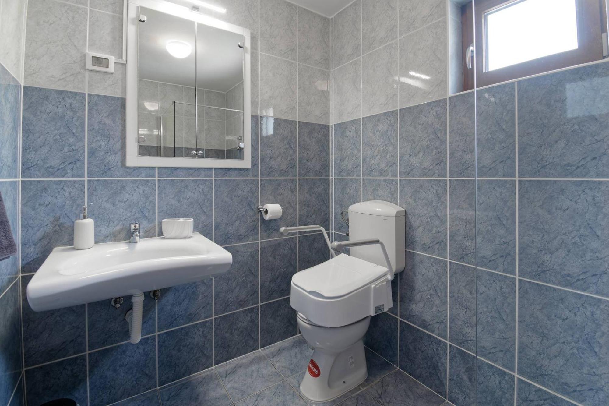 Apartment Larissa By Rent Istria Višnjan Exteriör bild