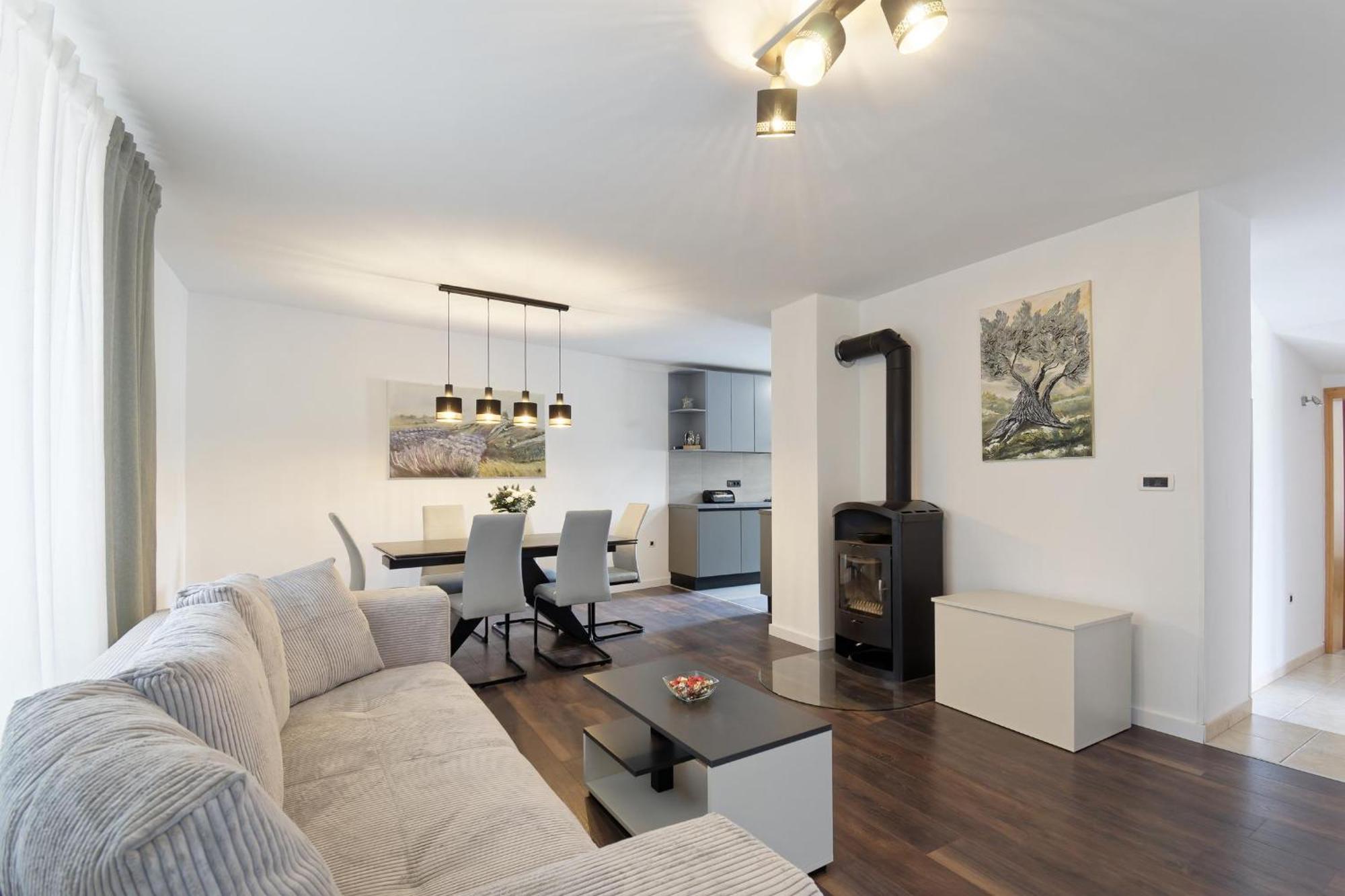 Apartment Larissa By Rent Istria Višnjan Exteriör bild